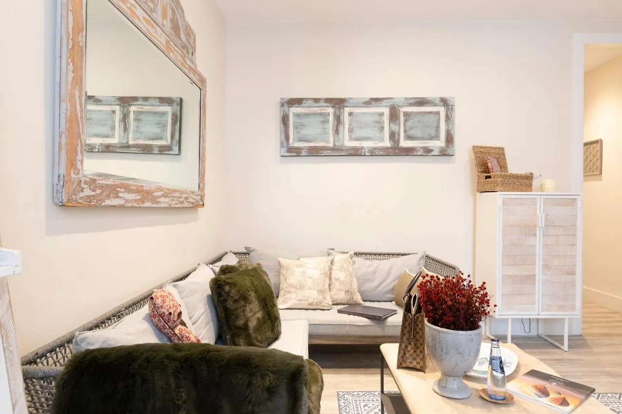 Chic Apartments Barcelona Spain
