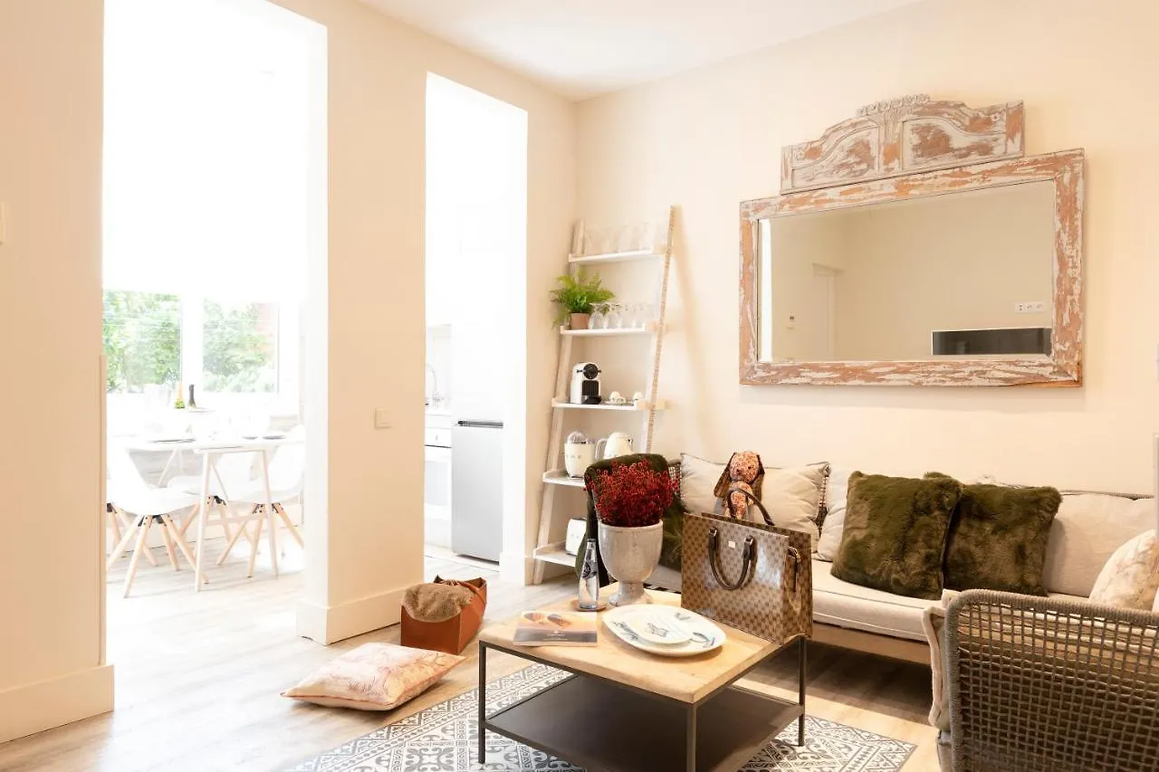 Chic Apartments Barcelona 0*,  Spain