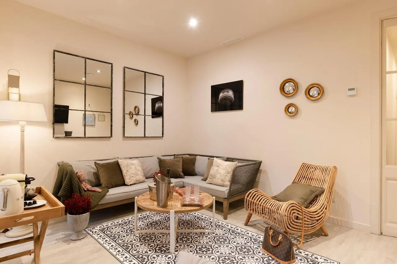 Chic Apartments Barcelona 0*,  Spain